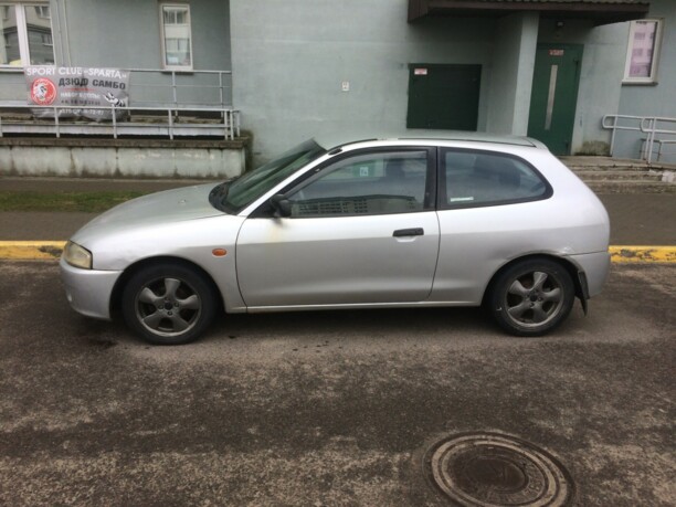 Mitsubishi Colt V, 2000 г.