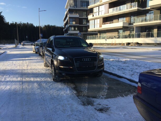 Audi Q7 4L, 7 мест, 2007 г.