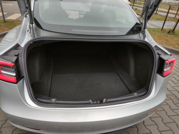 Tesla Model 3, 2018 г.