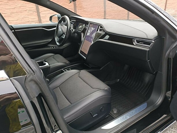 Tesla Model S I · Рестайлинг, 2017 г.