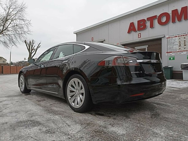 Tesla Model S I · Рестайлинг, 2017 г.