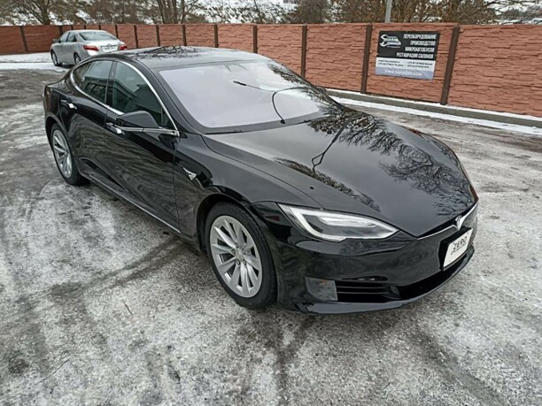 Tesla Model S I · Рестайлинг, 2017 г.