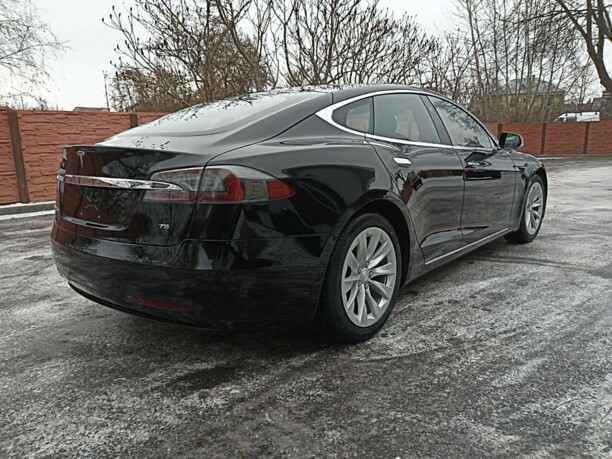 Tesla Model S I · Рестайлинг, 2017 г.