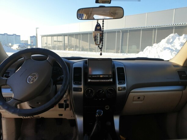 Toyota Land Cruiser Prado J120, 7 мест, 2008 г.