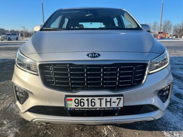 Kia Carnival III, 7 мест, 2019 г.
