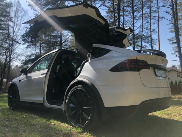Tesla Model X, 7 мест, 2020 г.