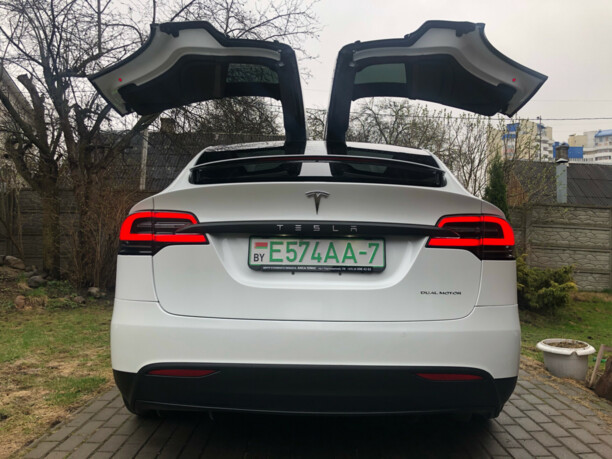 Tesla Model X, 7 мест, 2020 г.
