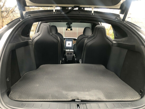Tesla Model X, 7 мест, 2020 г.