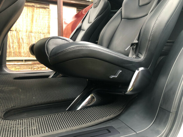 Tesla Model X, 7 мест, 2020 г.