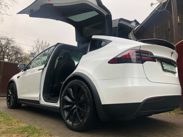 Tesla Model X, 7 мест, 2020 г.