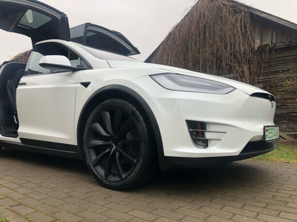 Tesla Model X, 7 мест, 2020 г.