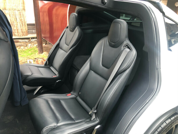 Tesla Model X, 7 мест, 2020 г.