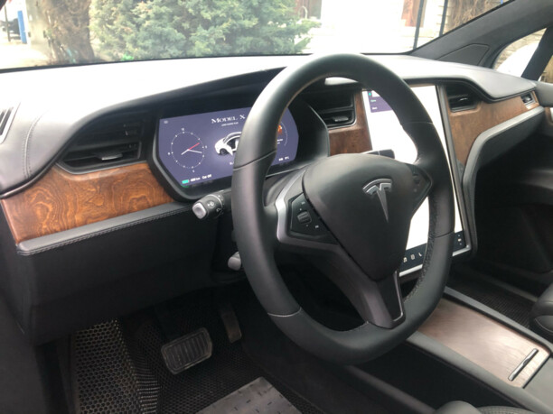 Tesla Model X, 7 мест, 2020 г.