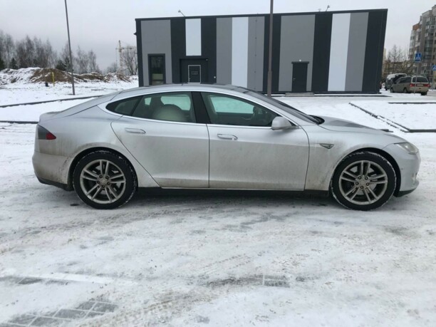 Tesla Model S I, 2015 г.