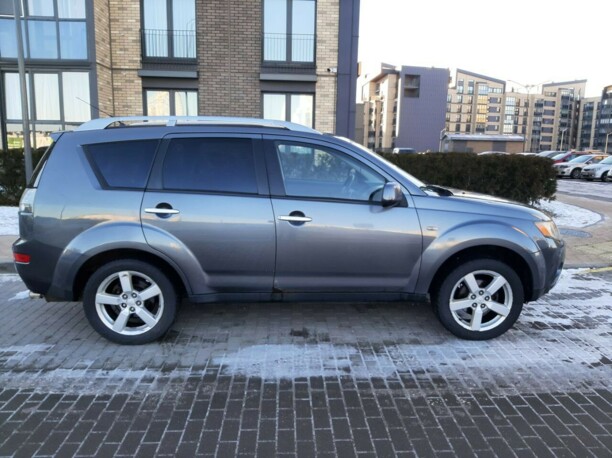 Mitsubishi Outlander XL, 7 мест, 2006 г.