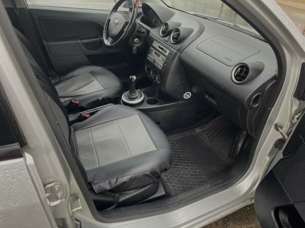 Ford Fiesta V, 2004 г.
