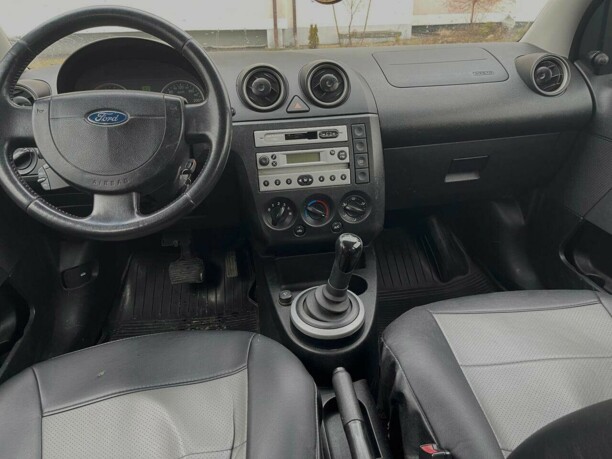 Ford Fiesta V, 2004 г.