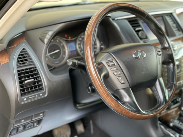 Infiniti QX56 II, 7 мест, 2012 г.