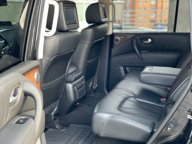 Infiniti QX56 II, 7 мест, 2012 г.