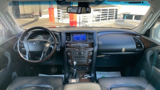 Infiniti QX56 II, 7 мест, 2012 г.