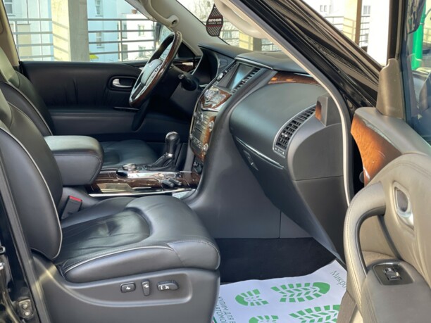 Infiniti QX56 II, 7 мест, 2012 г.