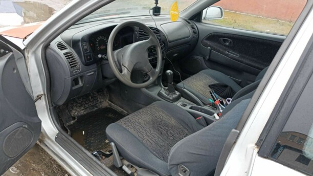 Mitsubishi Colt V, 1999 г.