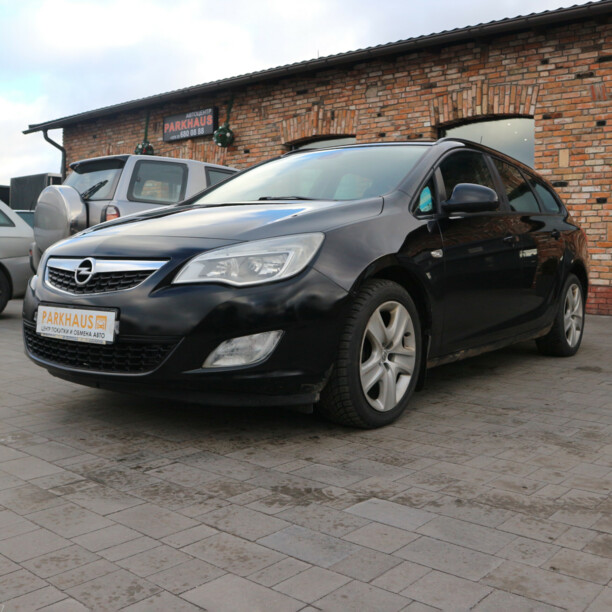 Opel Astra J, 2010 г.