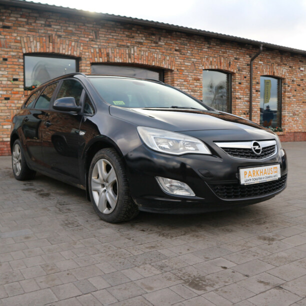 Opel Astra J, 2010 г.