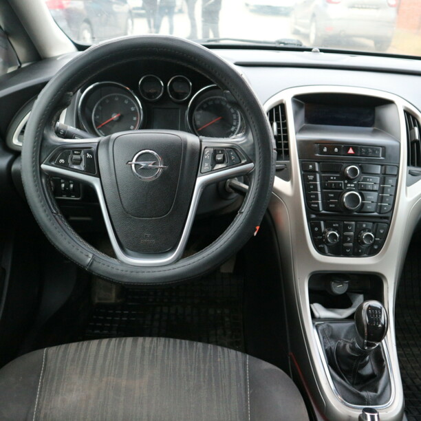 Opel Astra J, 2010 г.