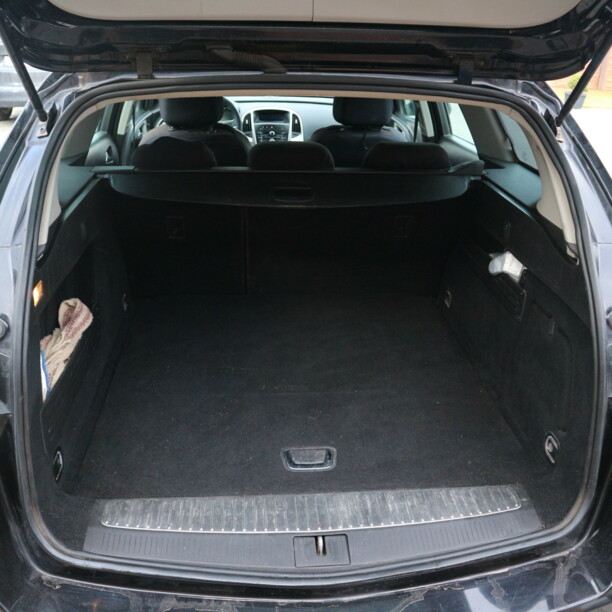 Opel Astra J, 2010 г.
