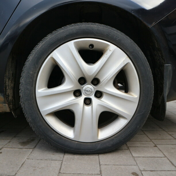 Opel Astra J, 2010 г.