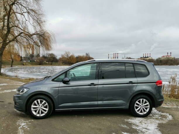 Volkswagen Touran III, 7 мест, 2018 г.
