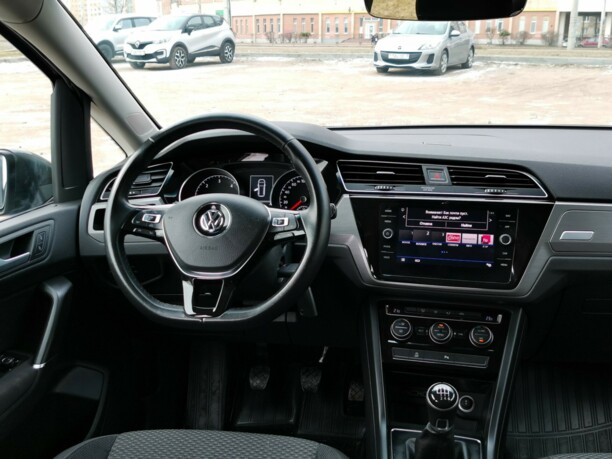 Volkswagen Touran III, 7 мест, 2018 г.