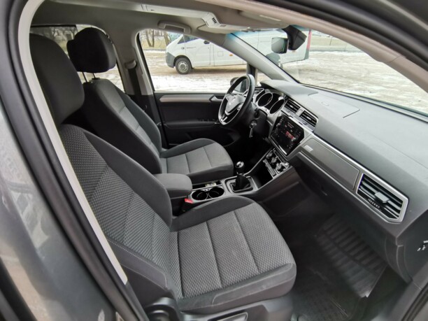 Volkswagen Touran III, 7 мест, 2018 г.