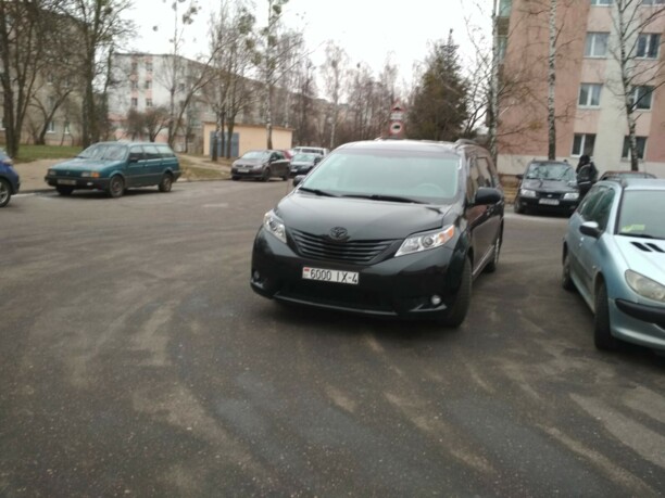 Toyota Sienna III (XL30), 7 мест, 2011 г.