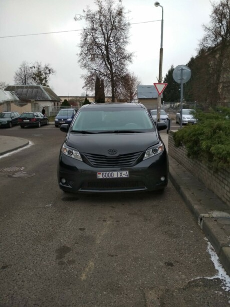 Toyota Sienna III (XL30), 7 мест, 2011 г.