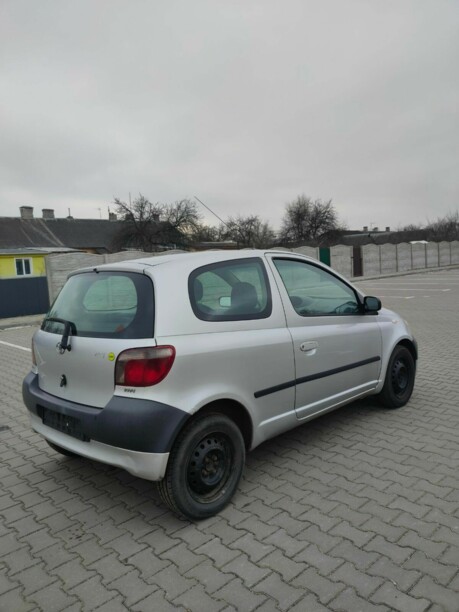 Toyota Yaris I (P1), 2001 г.