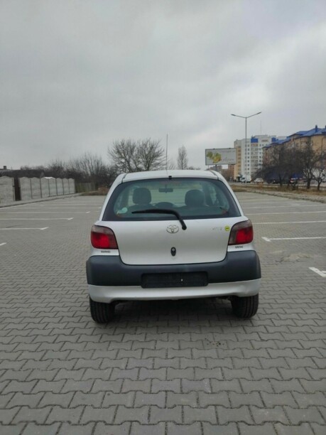 Toyota Yaris I (P1), 2001 г.