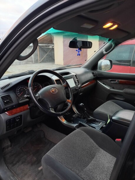 Toyota Land Cruiser Prado J120, 7 мест, 2006 г.