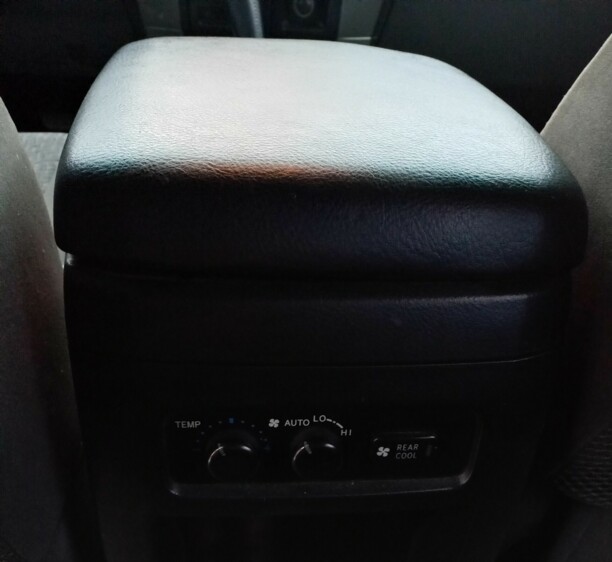 Toyota Land Cruiser Prado J120, 7 мест, 2006 г.