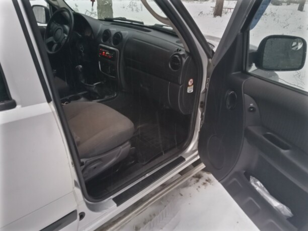 Jeep Cherokee KJ, 2001 г.