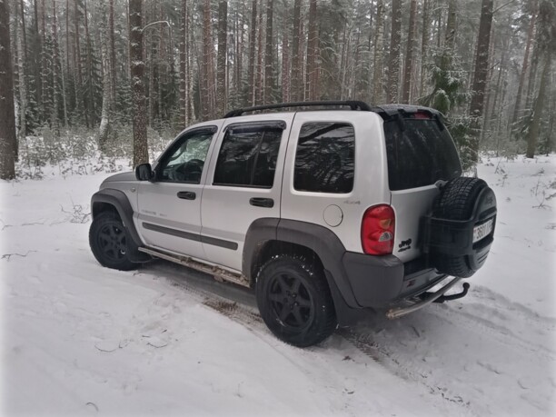 Jeep Cherokee KJ, 2001 г.