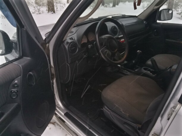 Jeep Cherokee KJ, 2001 г.