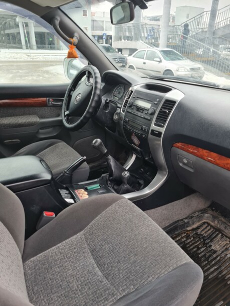 Toyota Land Cruiser Prado J120, 7 мест, 2009 г.