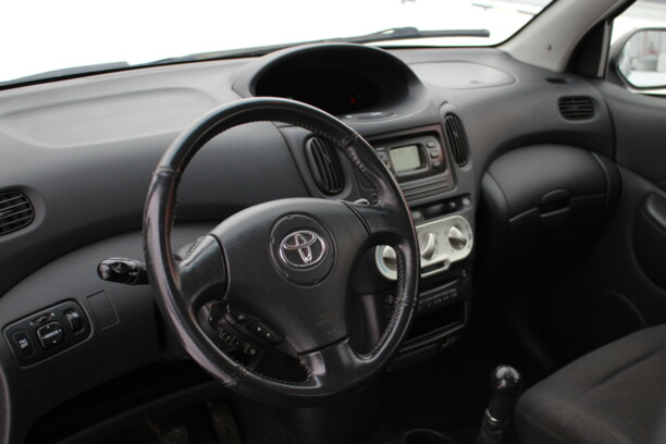 Toyota Yaris Verso, 2004 г.