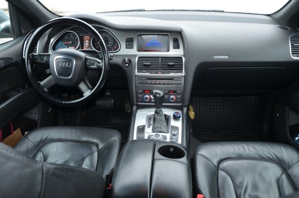 Audi Q7 4L, 7 мест, 2007 г.