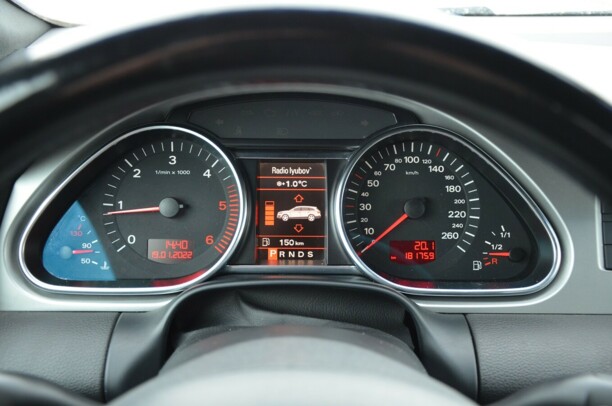 Audi Q7 4L, 7 мест, 2007 г.