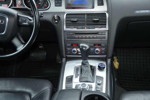 Audi Q7 4L, 7 мест, 2007 г.