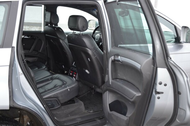 Audi Q7 4L, 7 мест, 2007 г.