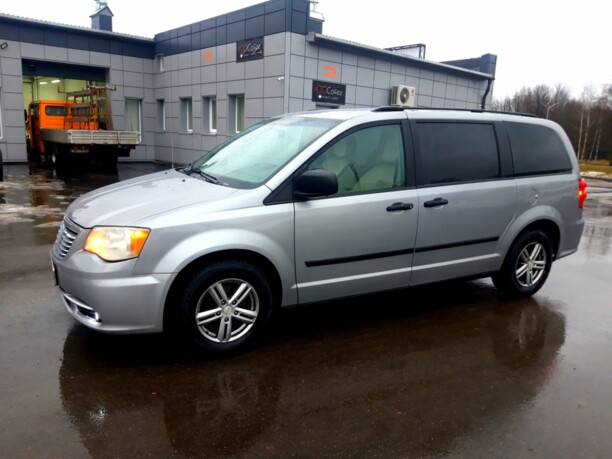 Dodge Grand Caravan V, 7 мест, 2013 г.